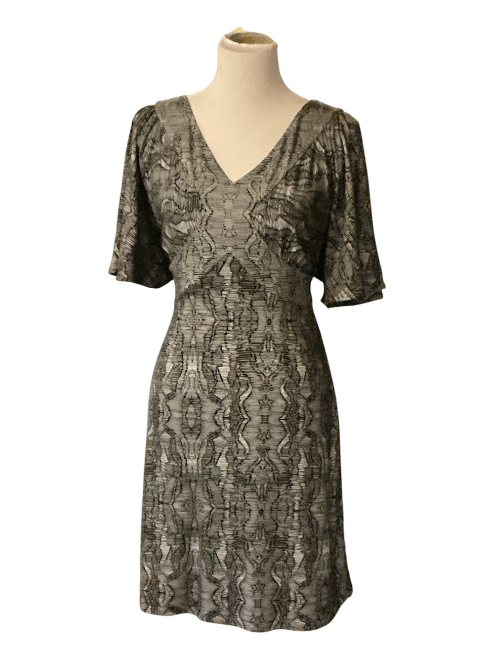 Cabi V-Neck Flutter Sleeve dress medium